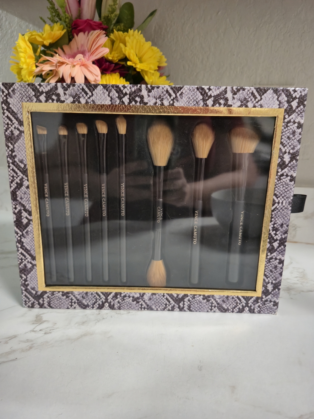 Vince Camuto Makeup Brush Set in Black with Natural Bristles